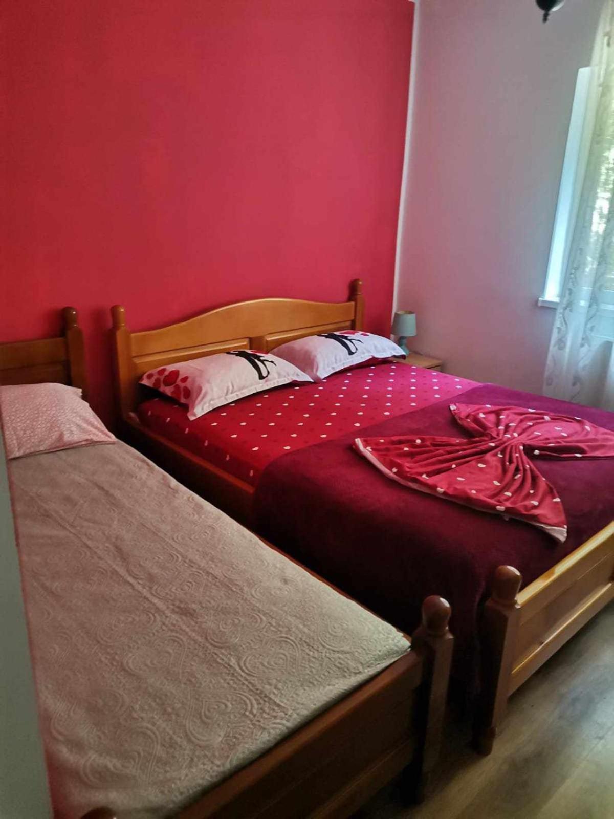 Apartament Nemira Slănic-Moldova Habitación foto